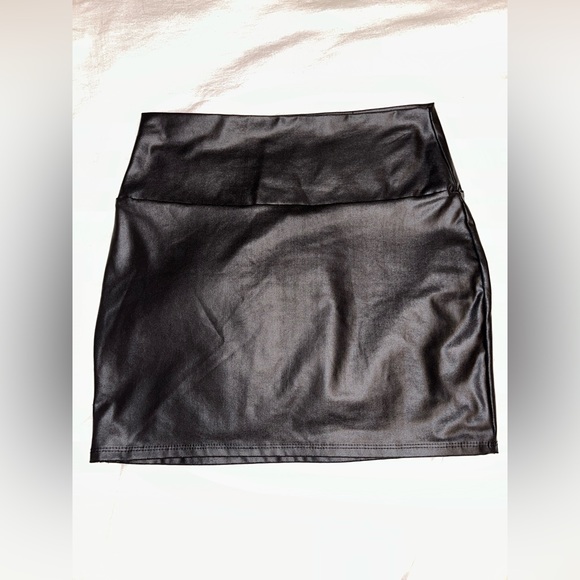 Black Leather Skirt - Picture 2 of 2